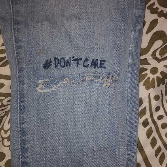 Mid-rise Light Wash Jegging - Picture 2 of 3